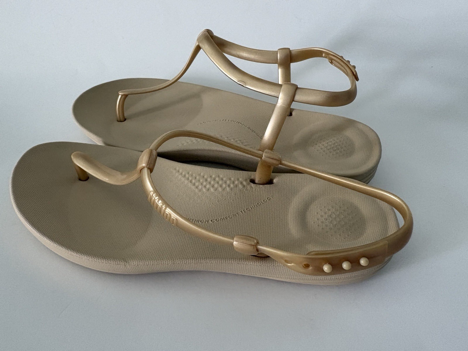 FlipFlop iQUISHION splash Thong Sandals Gold/Beige Adjustable Water Resistant 7