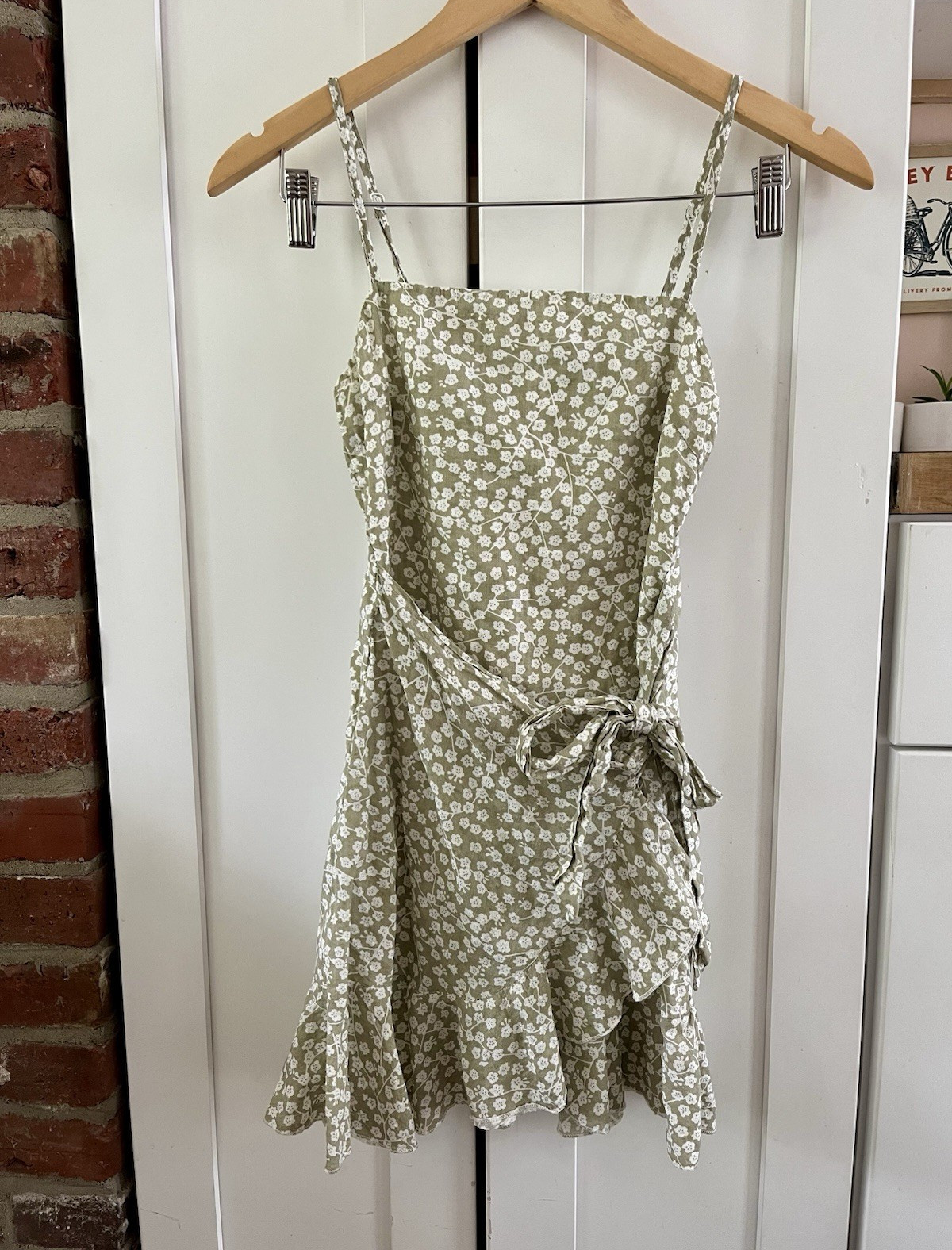 Princess Polly Green White Floral Wrap Mini Dress Square Neck Strappy Zip Size 2