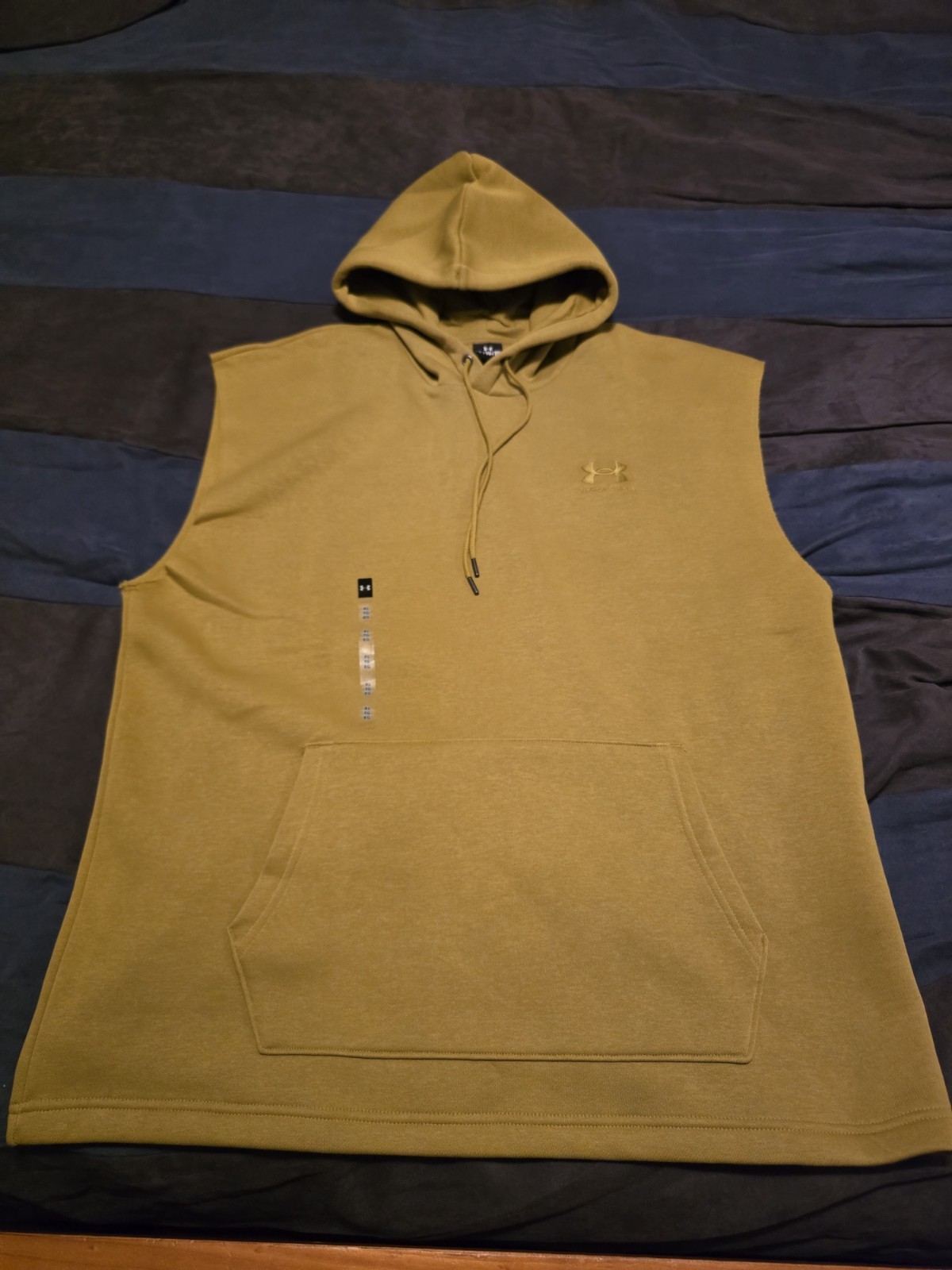 Under Armour Icon size L Sleeveless Fleece Hoodie Olive Green.