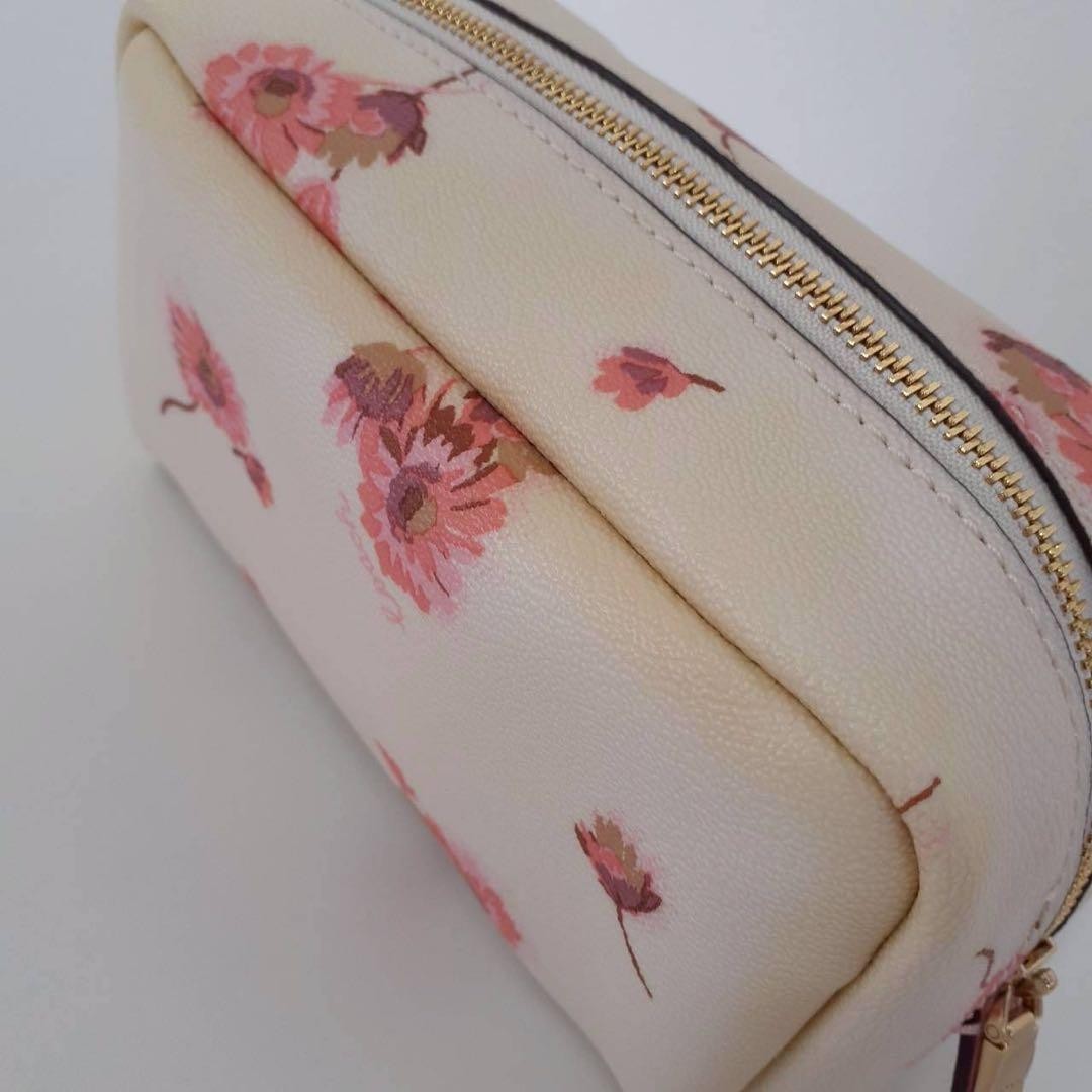 Excellent Condition COACH Pouch White Floral Cute