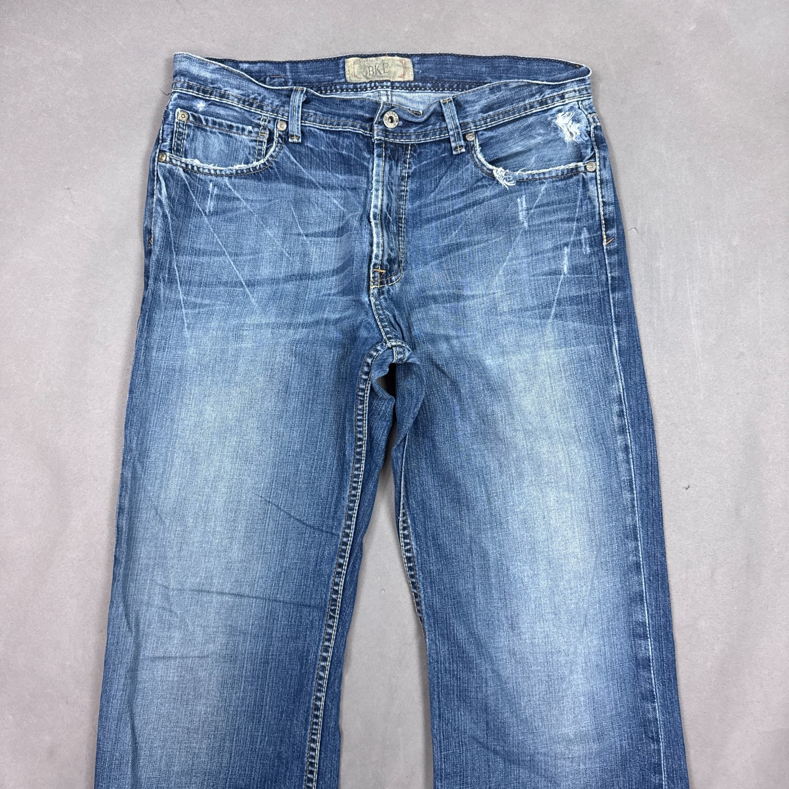 BKE Buckle Jeans Mens 32×34 Blue Tyler Denim Pants Faded Thrashed Destroyed