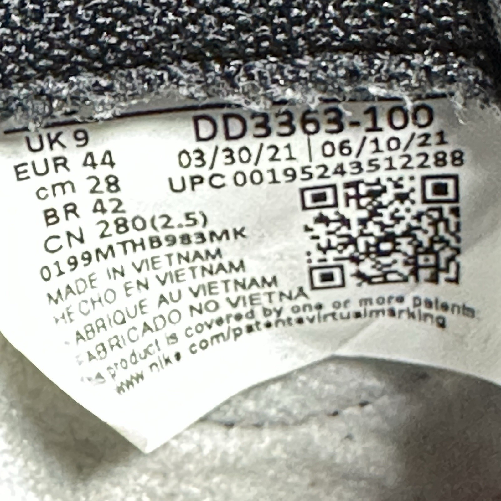Nike Dunk Low 75th Anniversary Bulls Chicago DD3363-100 Size 10 Right Shoe Only