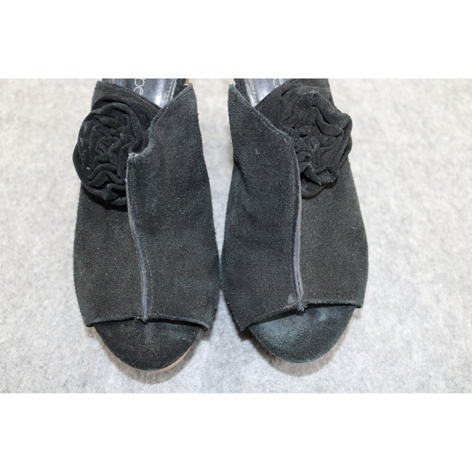 Jessica Bennett JPalmer 6.5 Black Suede Peep Toe Wedge Flower Accent Platform
