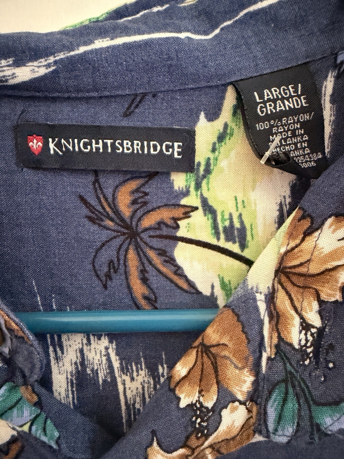 Knightsbridge Men’s Hawaiian Short Sleeve Button-Up Shirt. Size Large