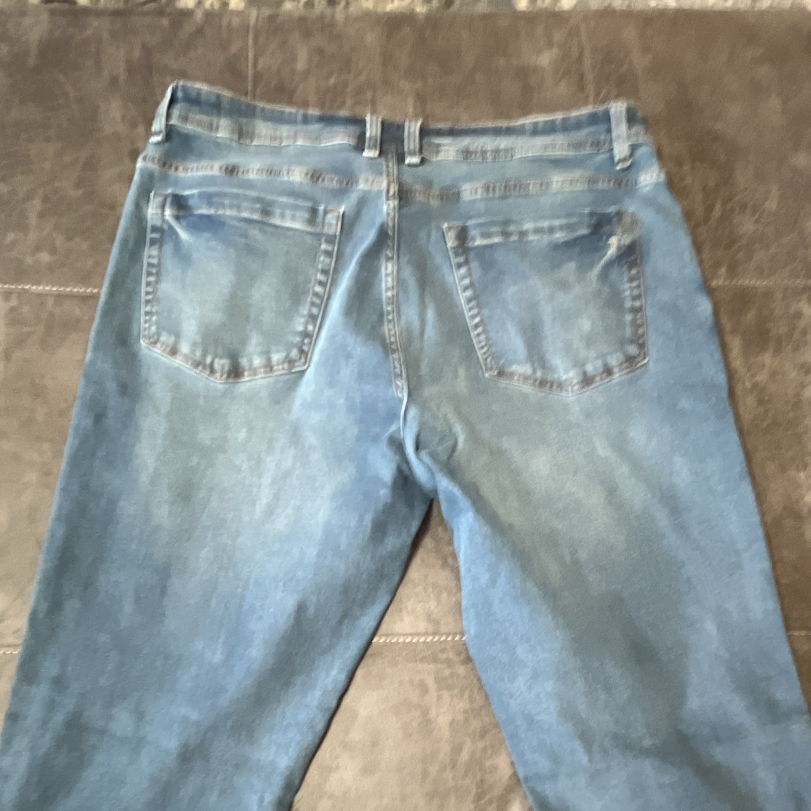 The Perfect Jean Men’s Athletic Fit Mid Rise Blue Faded Medium Wash Jeans