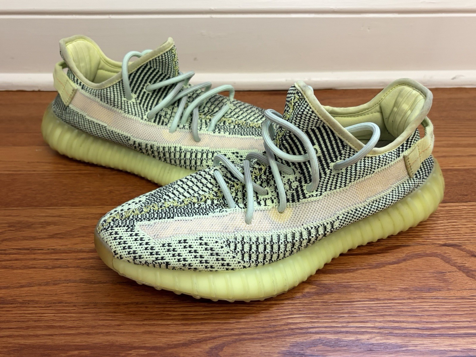 Size 9 – adidas Yeezy Boost 350 V2 Yeezreel Non-Reflective, Authentic