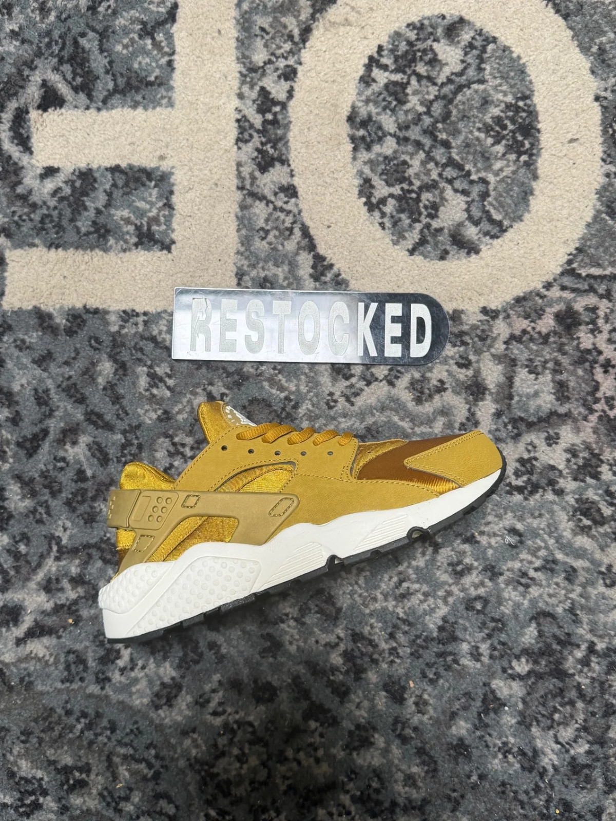 Nike Air Huarache Run “Bronzine”