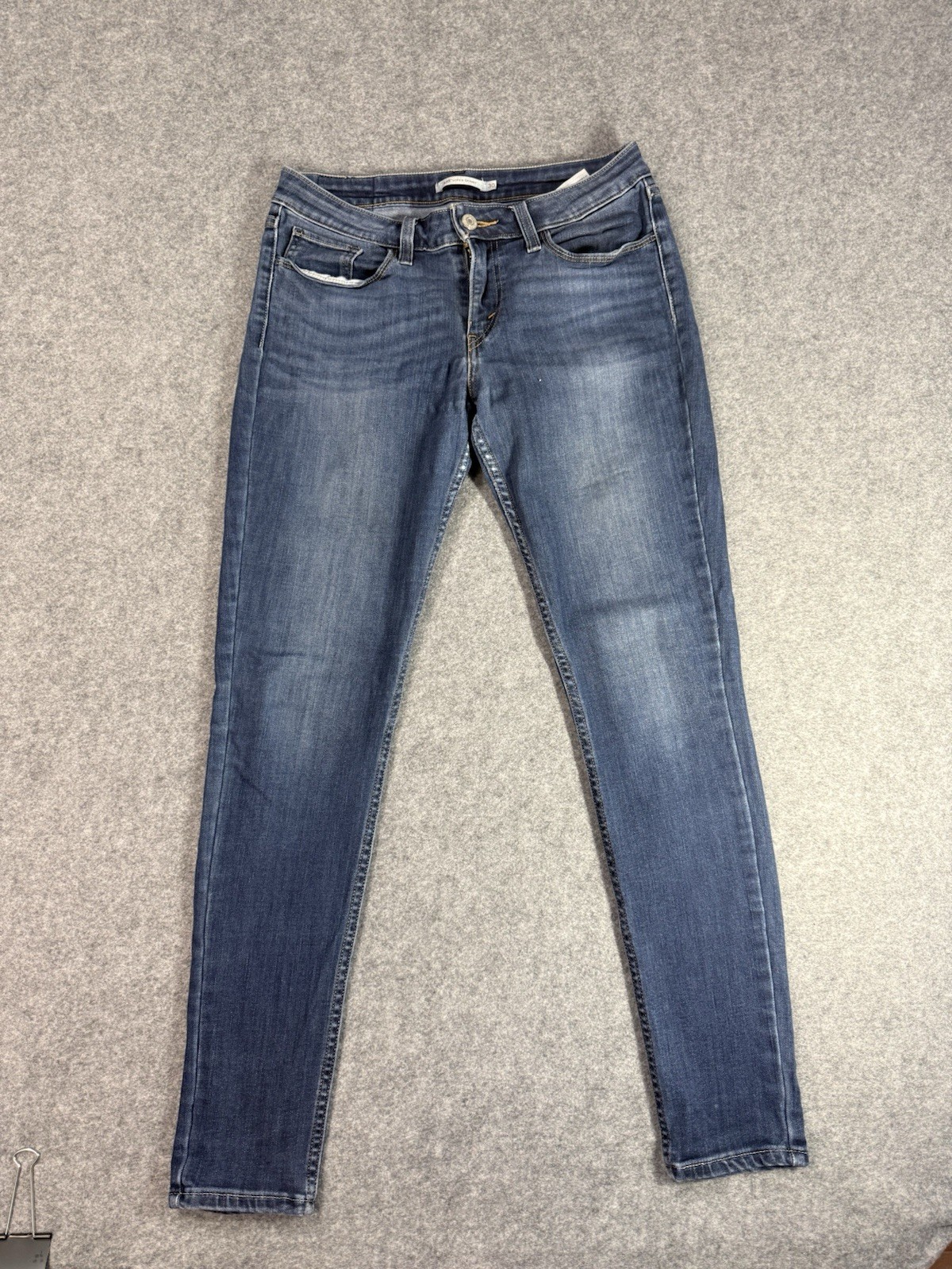Levi’s Women’s Skinny Jeans Medium Wash Blue Denim Stretch Jeans Size 30”x35 1/2