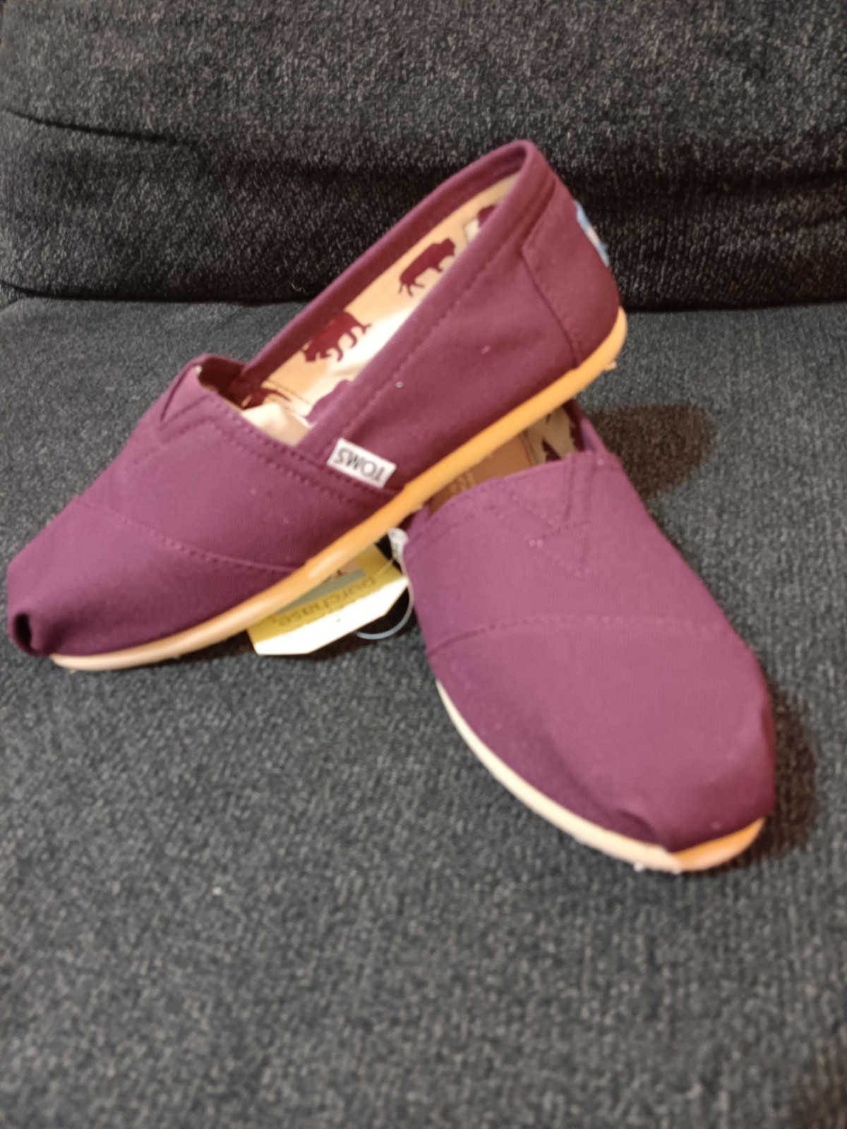 Tom’s Women’s Classics Canvas Flats Size US 6 WINE