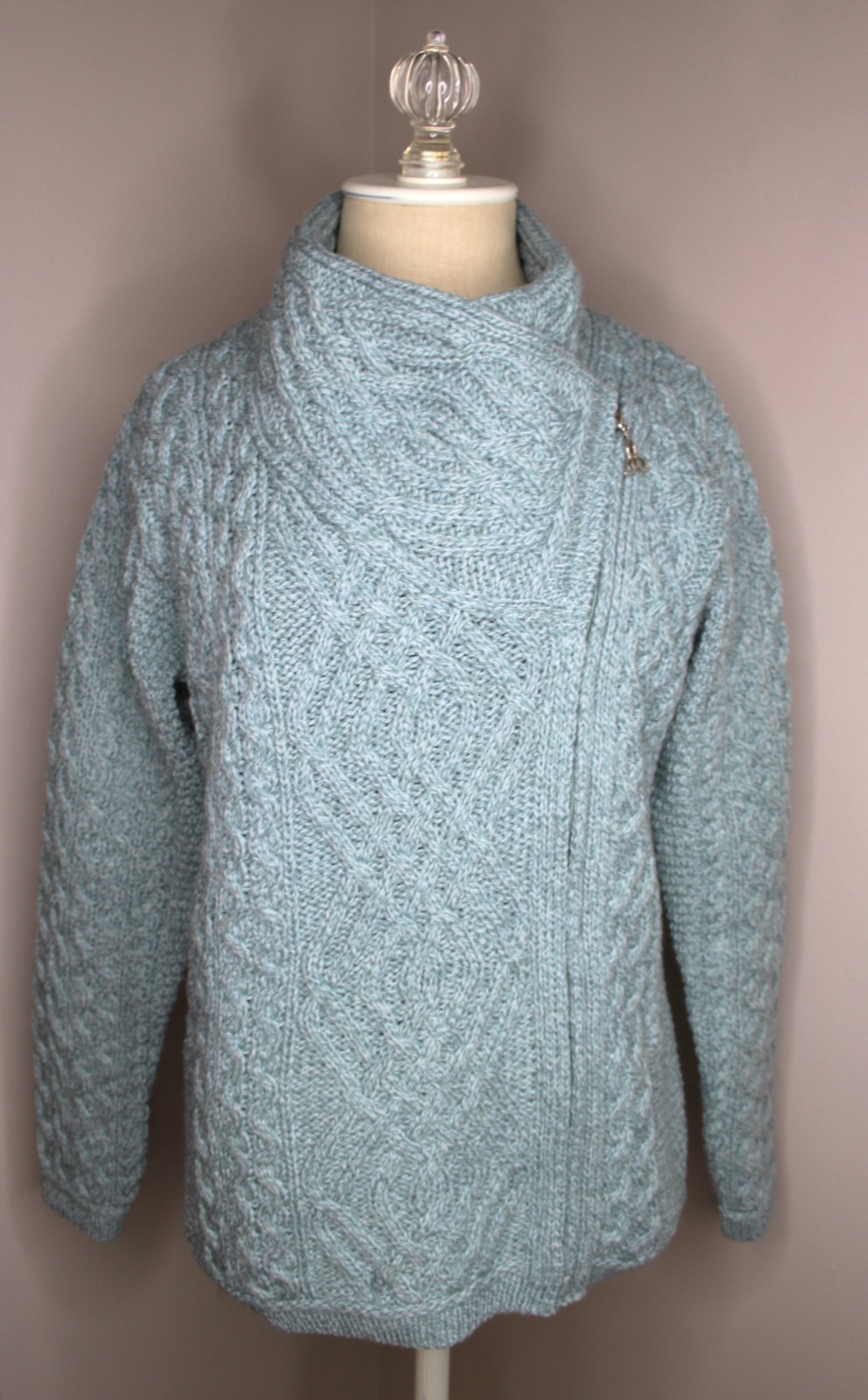 ARAN Crafts Irish Merino Wool Side Zip Cable Knit Cardigan Sweater Size MEDIUM