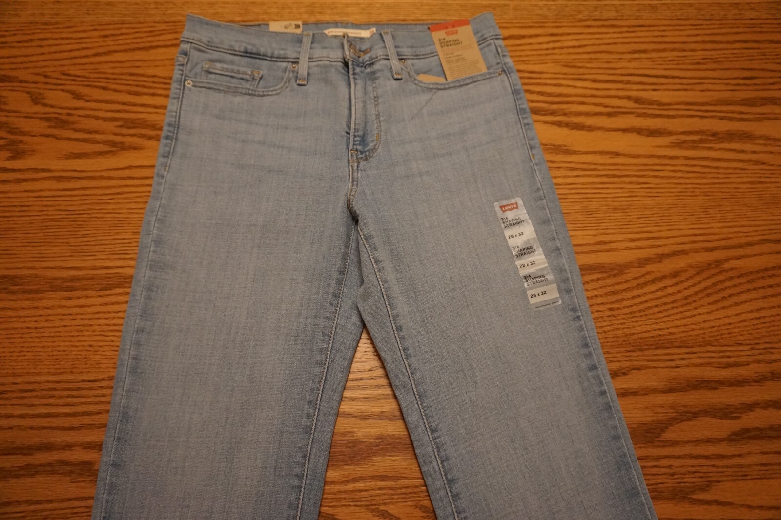 NWT WOMEN’S LEVI JEANS 314 Multiple Sizes Shaping Straight Stretch Mid Rise $69