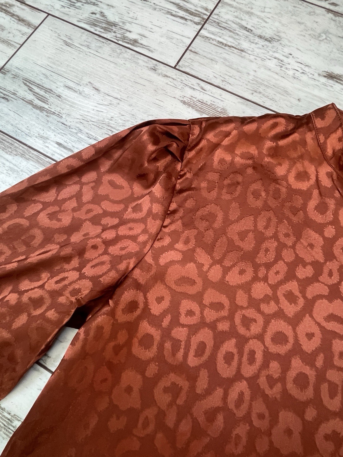 Lyaner NWOT Brown Satin Mock Neck Puff Sleeve Blouse XL Leopard Jacquard