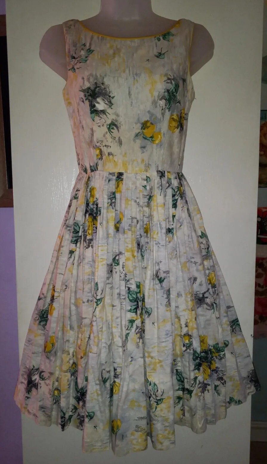 Vintage 50s Yellow Rose Bouquet Novelty Print Cotton Swing Dress VLV XS