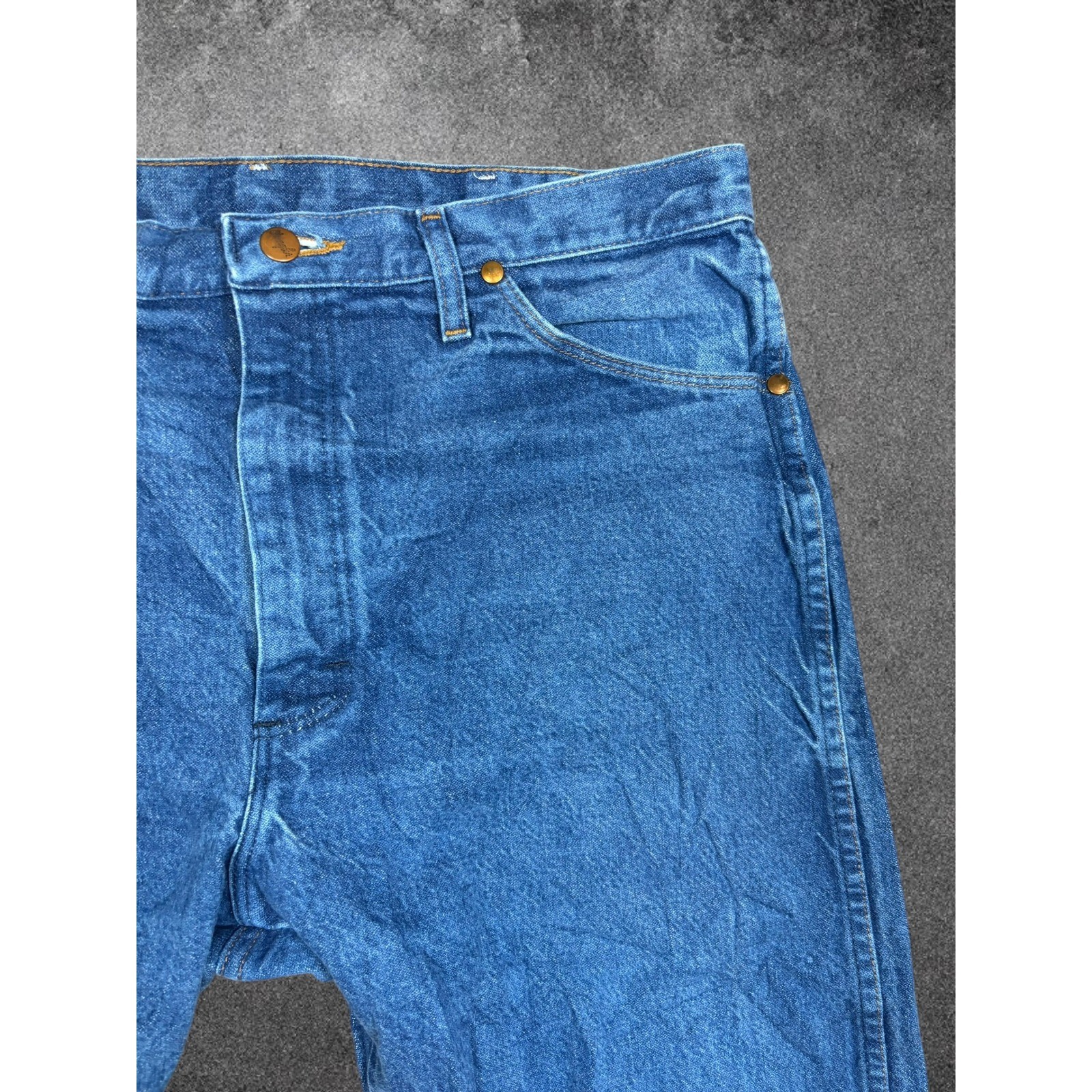 Wrangler Cowboy Cut Relaxed Fit Blue Jeans Mens 36x312High Rise Straight Leg