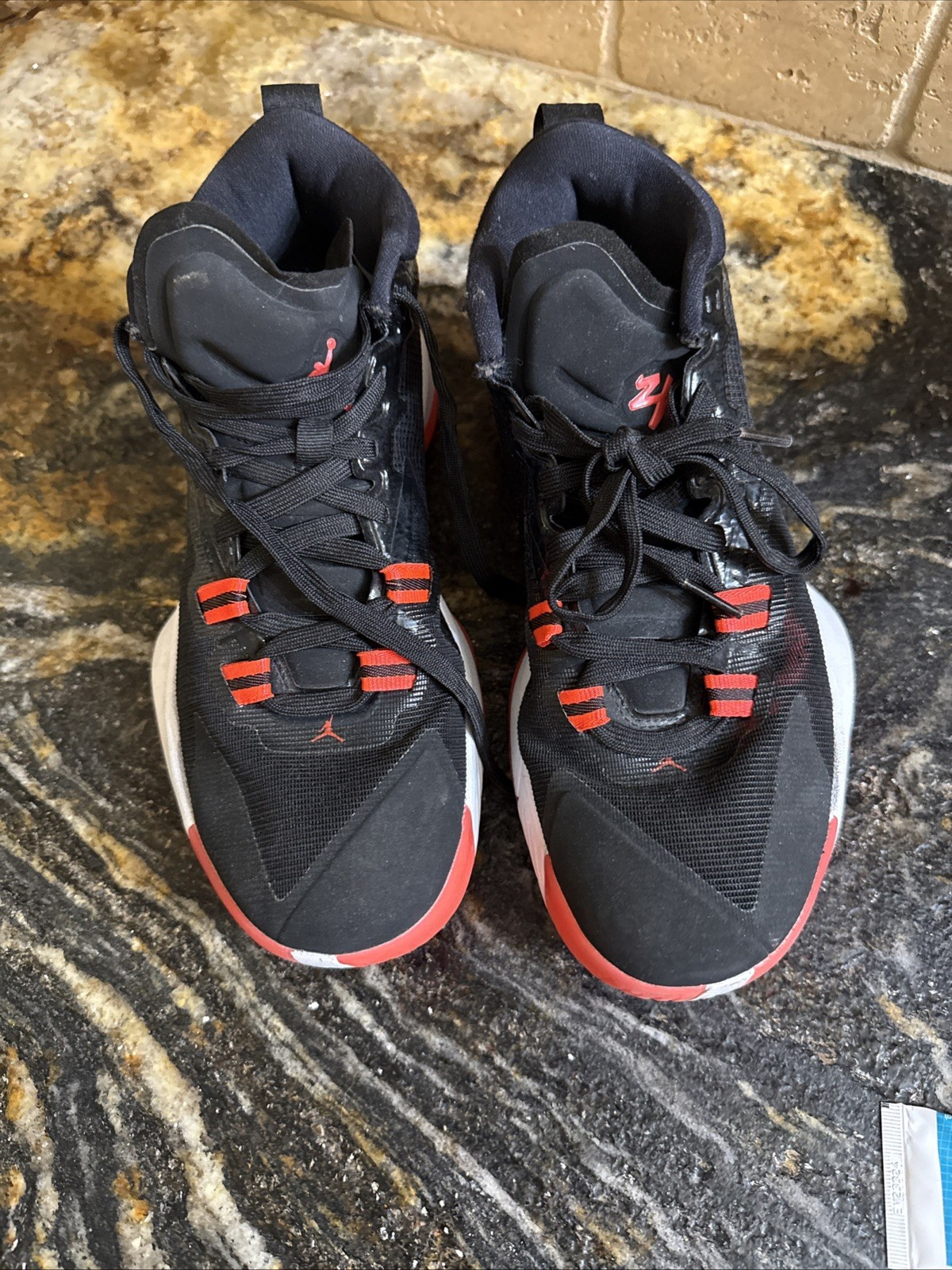 Black And Red Jordan’s Size 8 Men’s