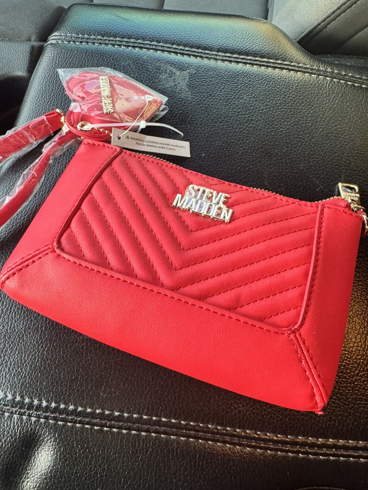 NWT STEVE MADDEN QUILTED WRISTLET CLUTCH WALLET RED CRIMSON GOLD BAG *NEW*