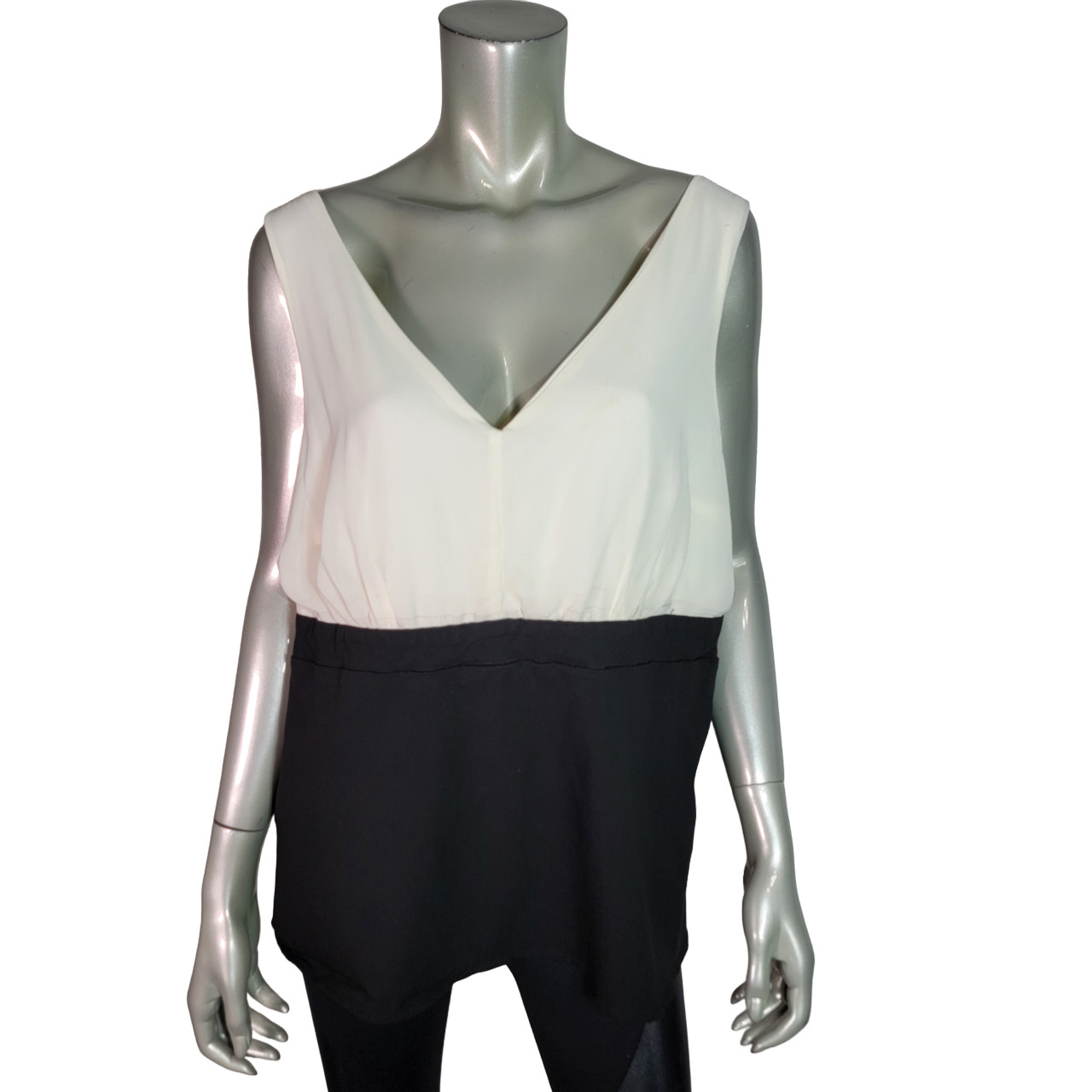 Torrid Top Plus Size 2X Zip Up Back Stretch V-Neck Sleeveless Pullover Black