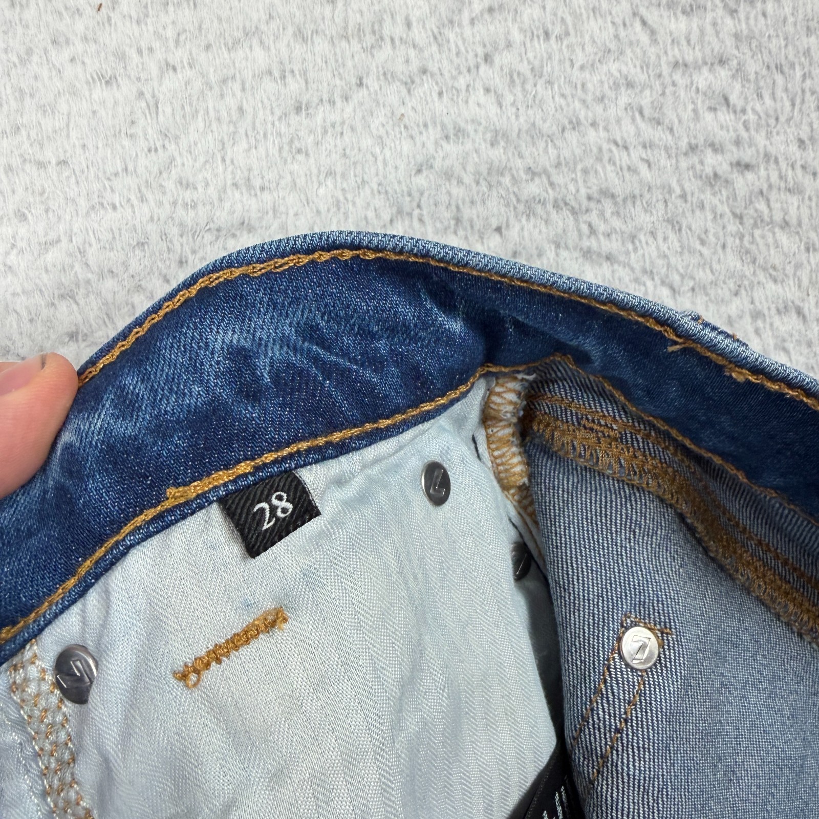 7 For All Mankind Ultra High Rise Dojo Flare Jean Womens 28 (28×33) Light Wash