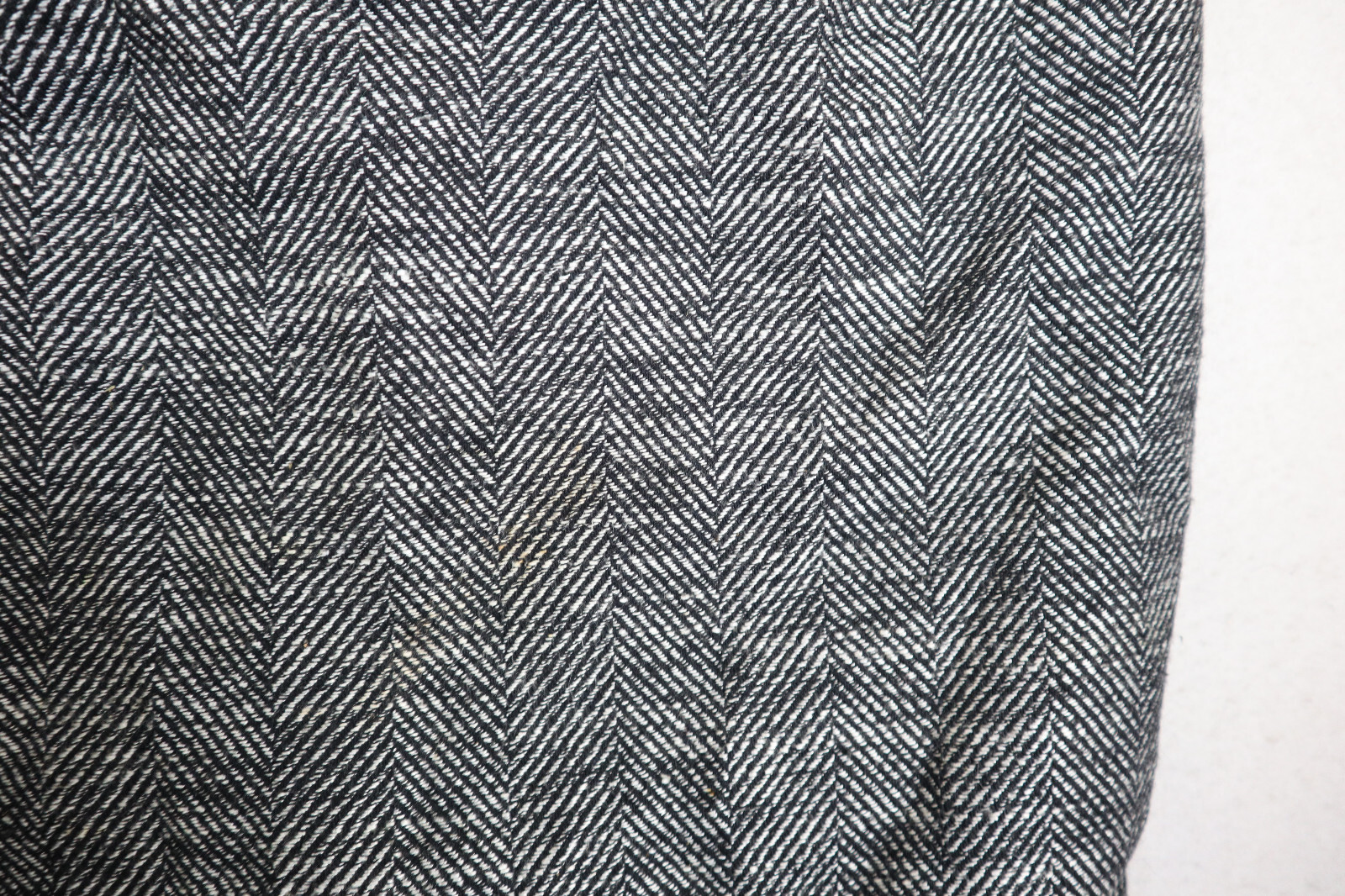 VINTAGE WOMEN’S BLACK & WHITE HERRINGBONE SKIRT SUIT – SAVILLE – SIZE 12P