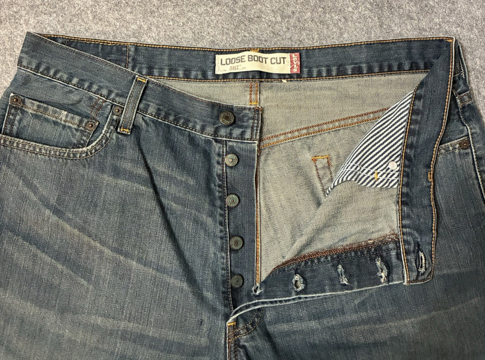 Vintage Y2K Levis 567 Loose Boot Cut Jeans 36×29 Baggy Wide Leg Faded Whiskers