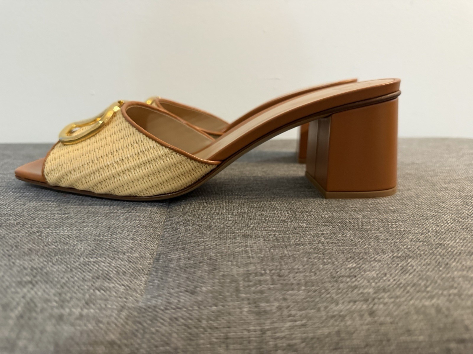 VALENTINO GARAVANI VLogo Raffia Leather Block Heel Mules Slides Size 40
