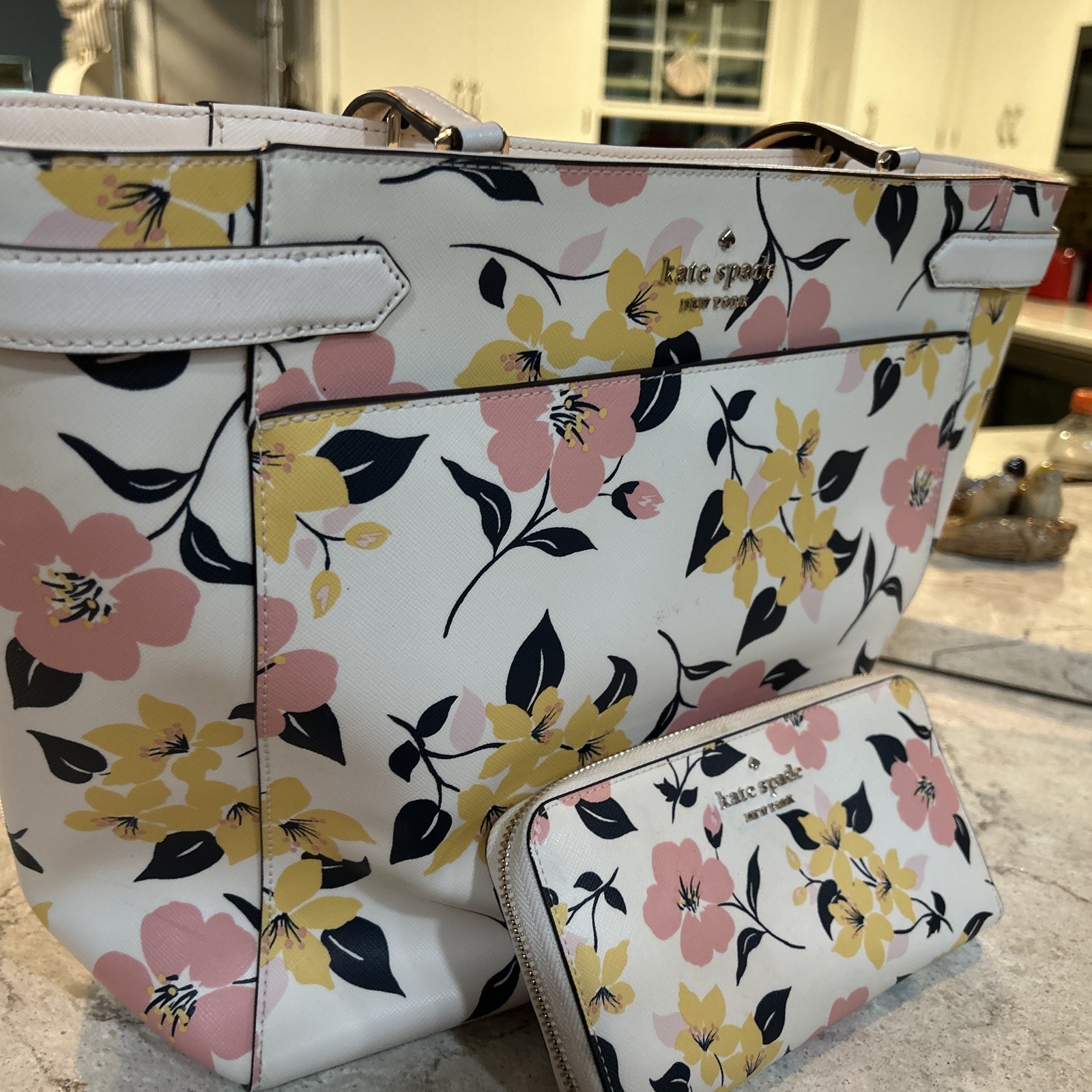 Kate Spade New York Staci Lily Blooms Floral Laptop Tote With Wallet