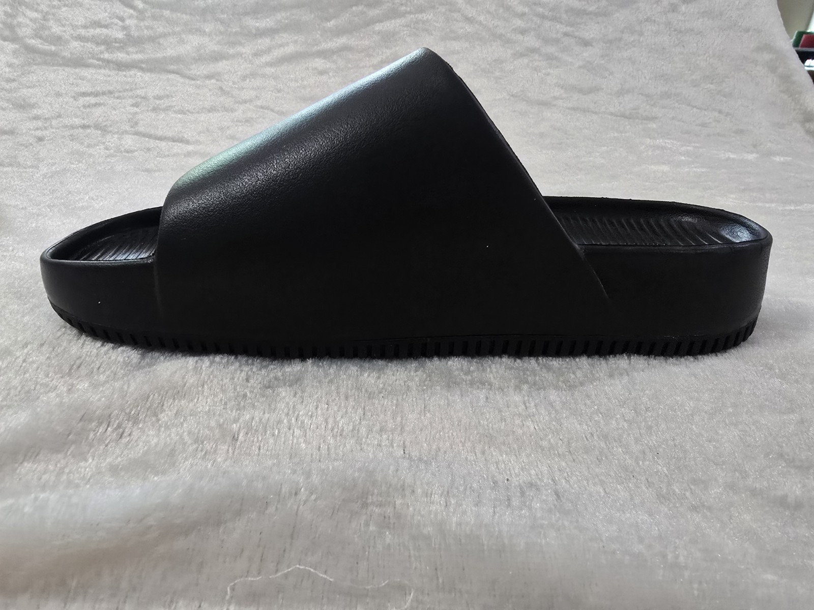RIGHT SHOE ONLY- Size 12- Men’s Nike Calm Slides in Triple Black
