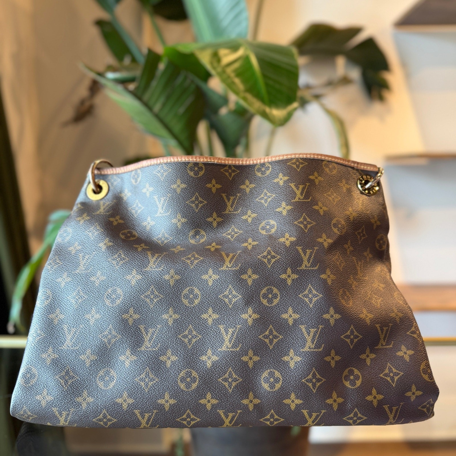 LOUIS VUITTON Monogram Artsy