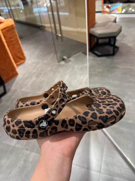 New Womens Crocs Classic Leopard Print Ballet Flat Clog beach shoes Black