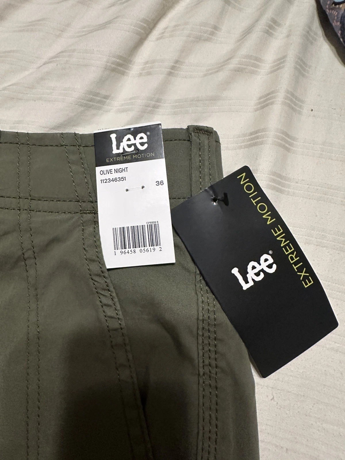 New Lee Men’s Extreme Motion Crossroad Cargo Shorts Olive Night Sz 36