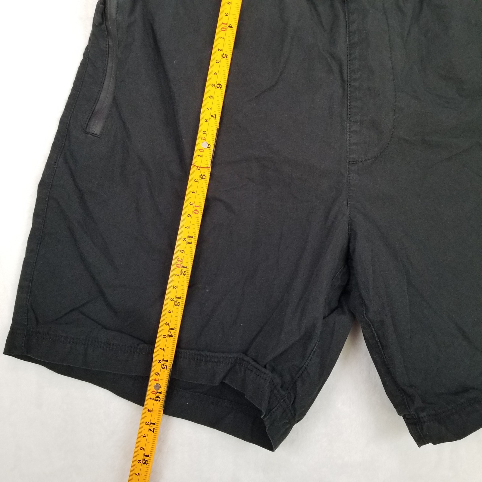 RVCA Men’s Black Hybrid Swim Athletic Shorts Size Medium Zipper Pockets Casual