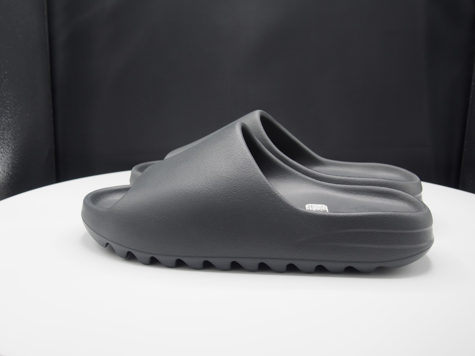 Adidas x YEEZY Slide “Slate Grey” ID2350 Men’s size 9 US