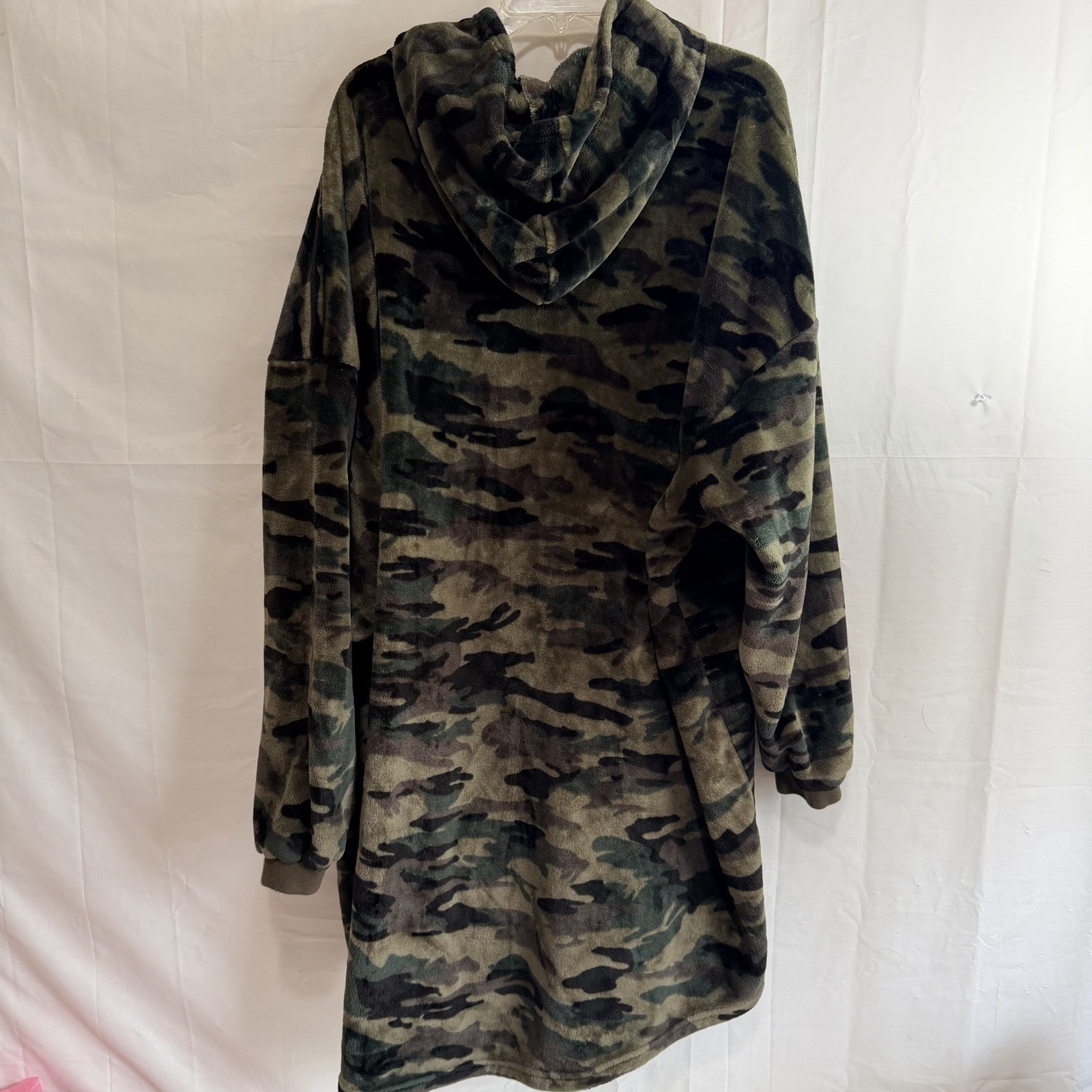 The Comfy Unisex Fleece Camouflage Pullover Shirt Blanket Hoodie