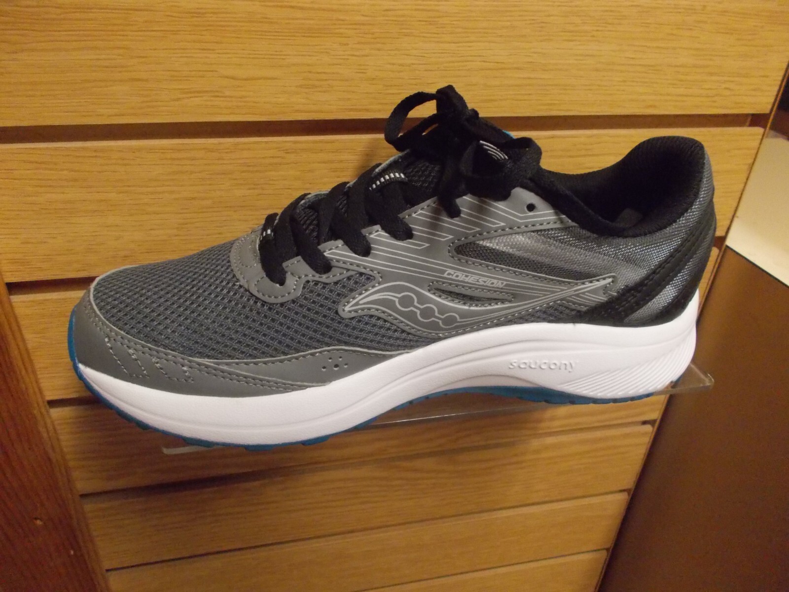 SAUCONY MEN’S MEDIUM COHESION 15 RUNNING OR WALKING SHOES CHARCOAL S20701-17