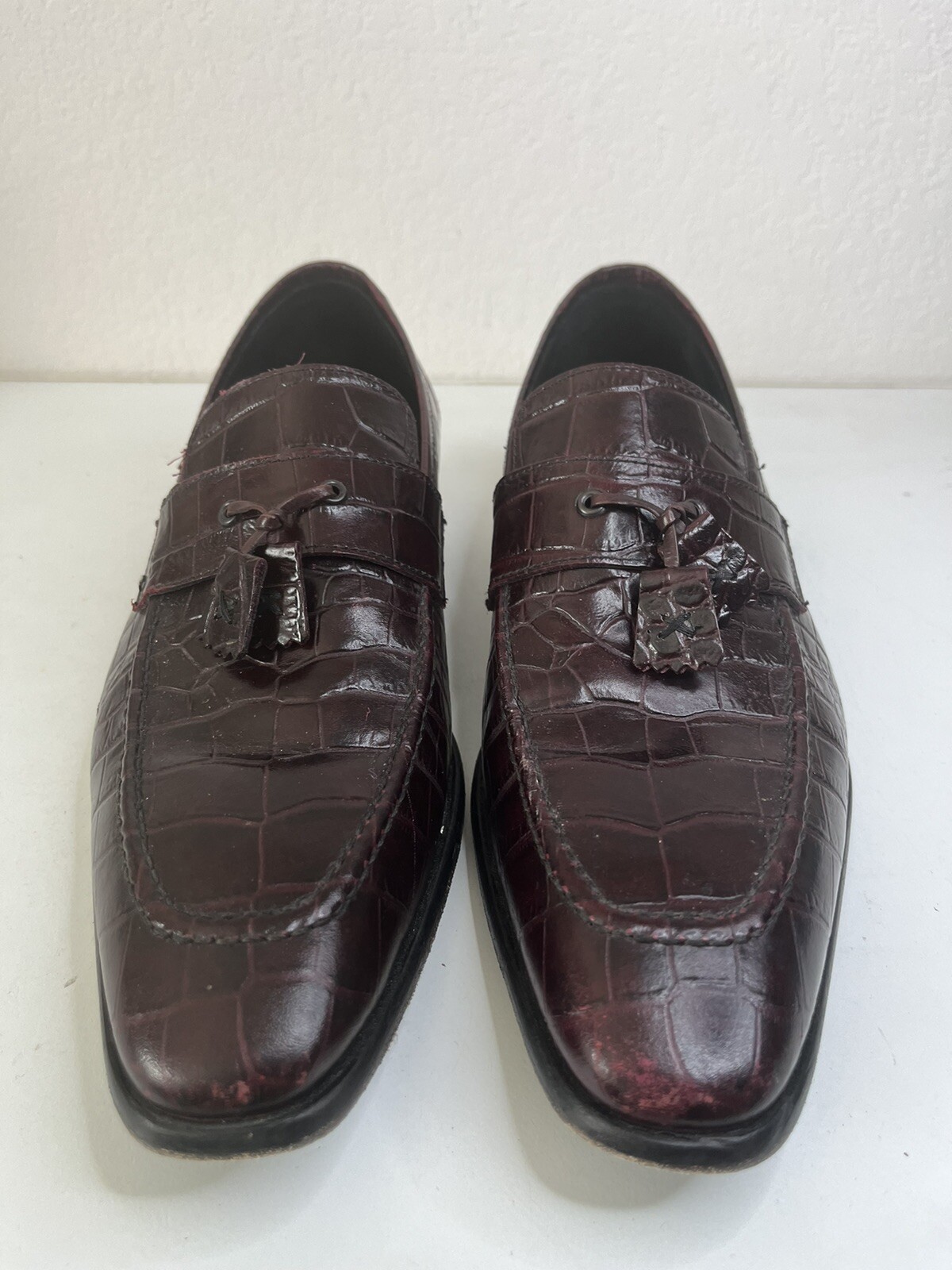 Paul Fredrick Men’s 9M Burgundy Tassled Embossed Croc Pattern Loafer Dress Shoe
