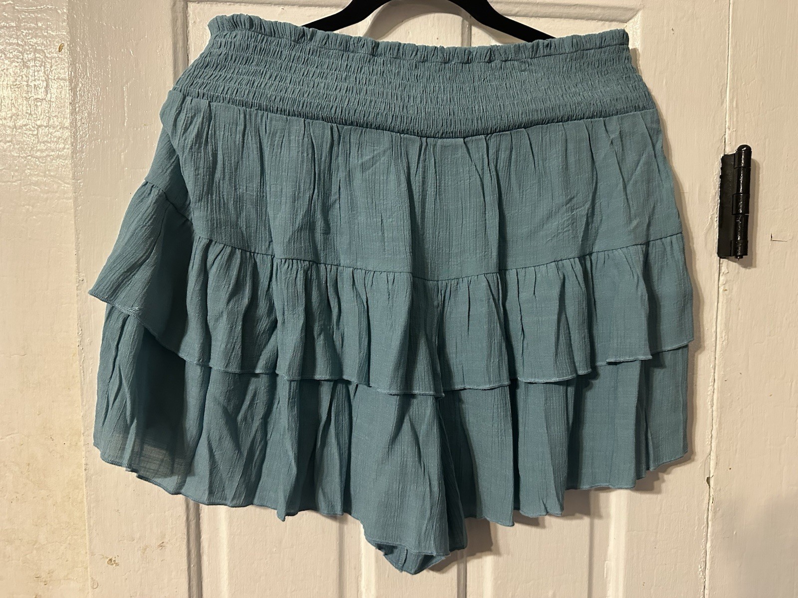 Halara Tiered Ruffle Skort Size L Dusty Blue Smocked Waist NWT Flowy Casual