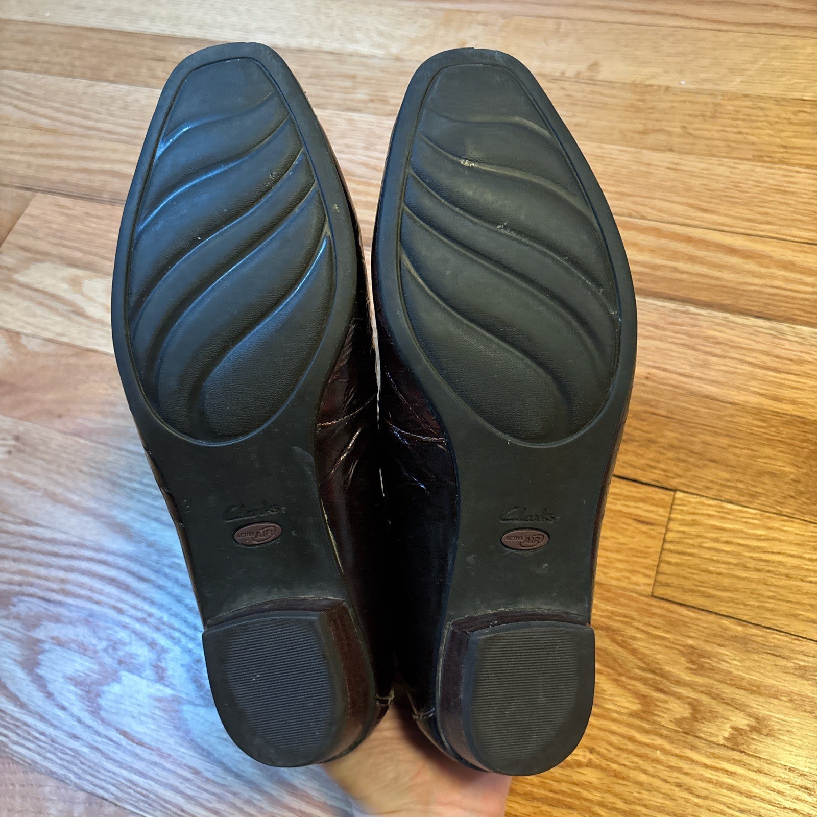 Clarks Everyday Timeless Croc Embossed Leather Loafers – Burgundy – 9M