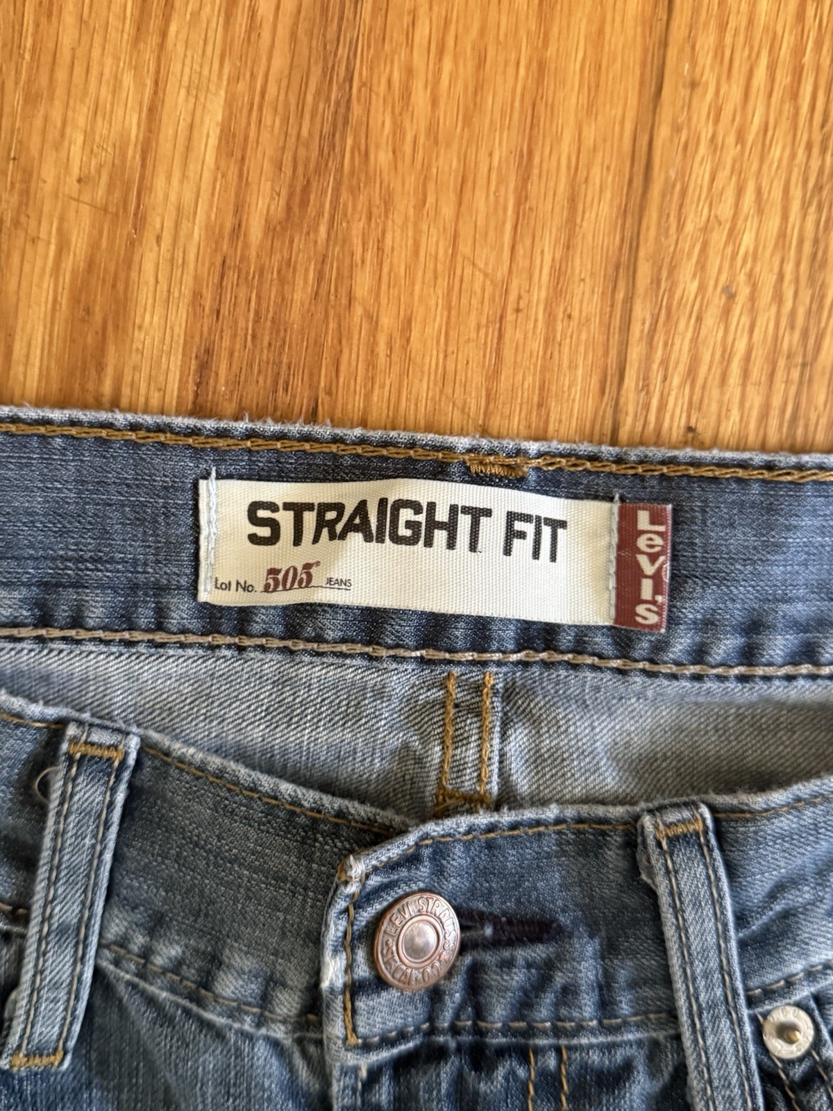 Levi’s 505 Men’s 30×32 Straight Fit Blue Medium Wash Cotton Denim Jeans Mid Rise