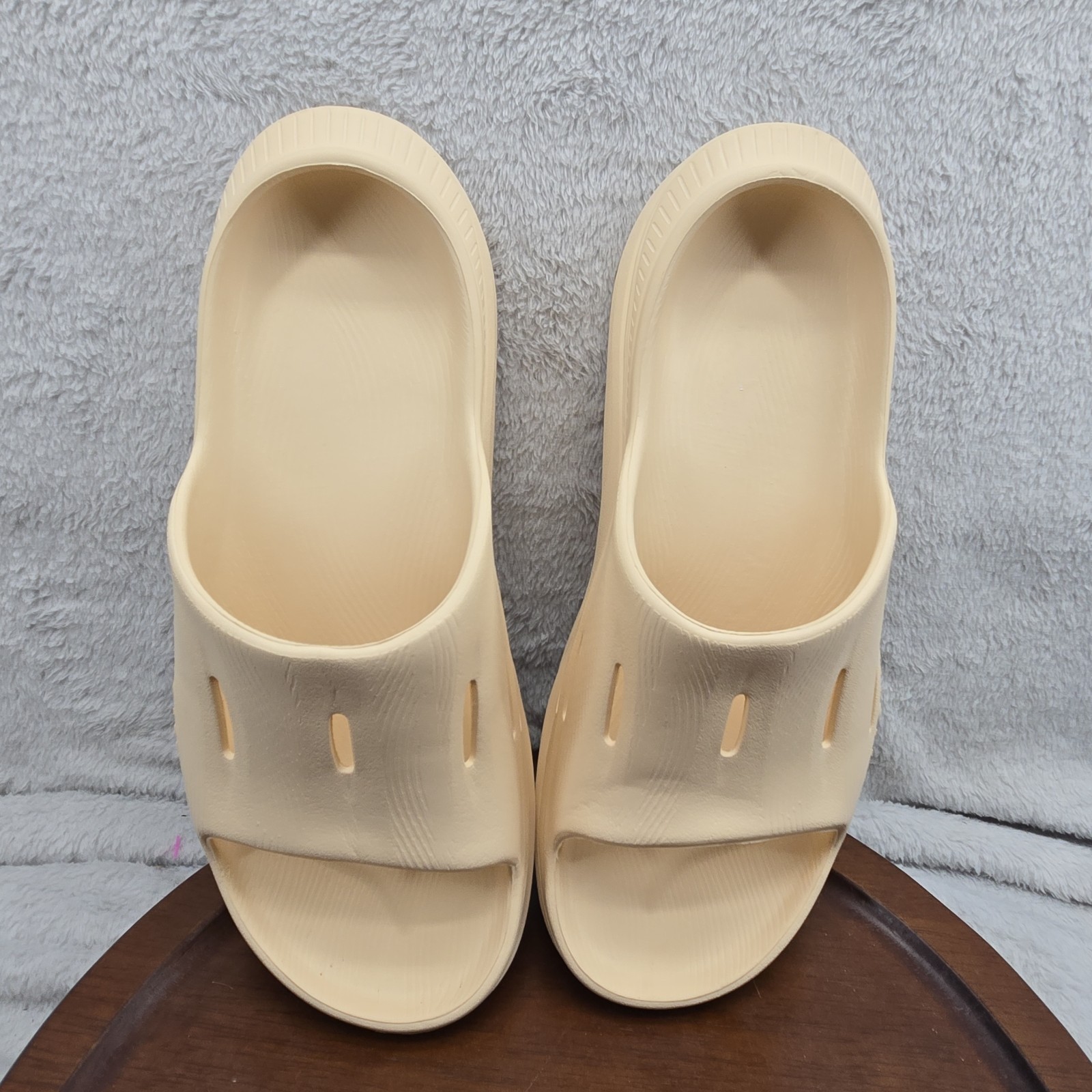 HOKA Ora Recovery Slide 3 Men’s 9 Women’s 11 New No Tags Cream Sand Sandal Water