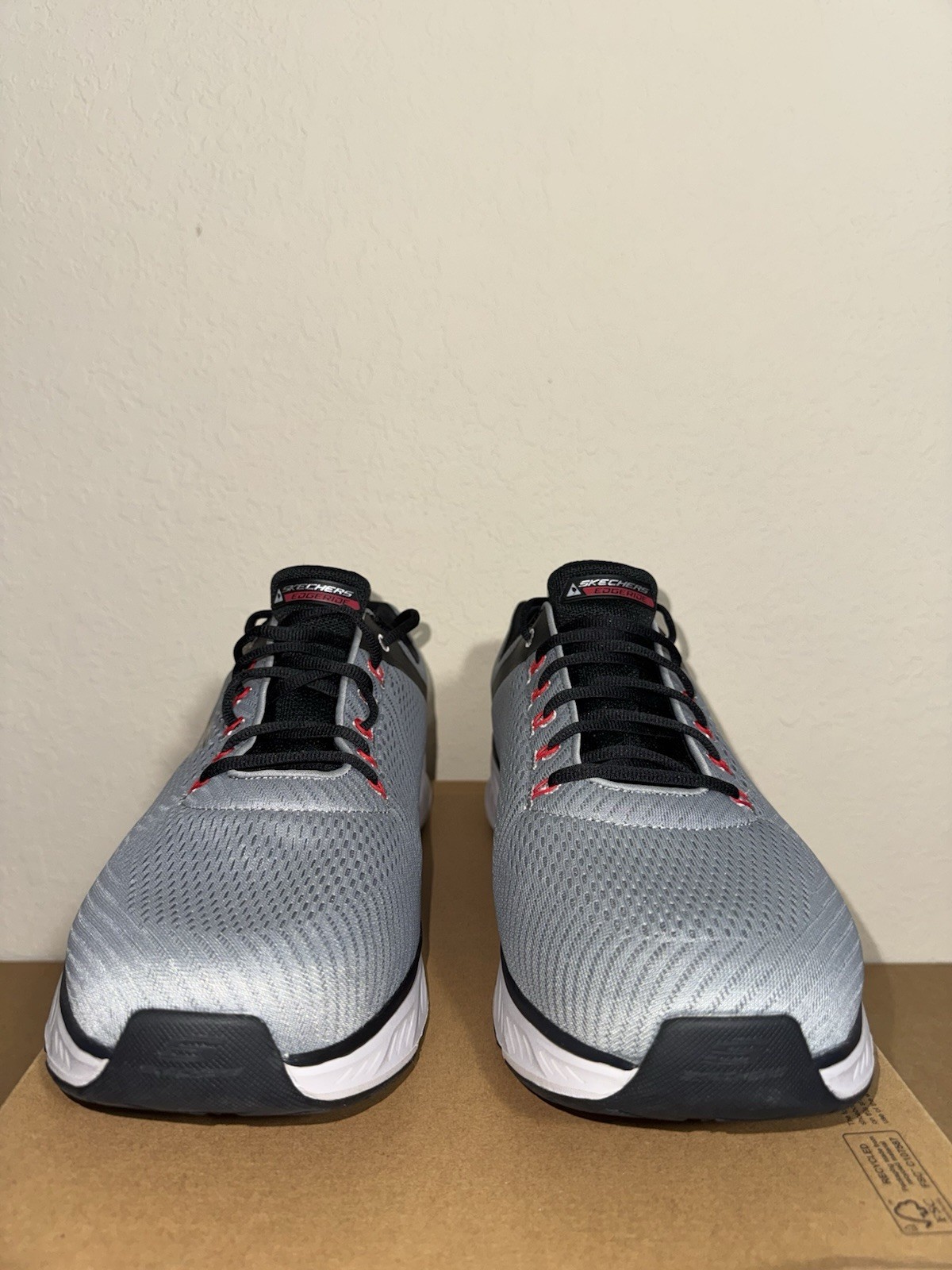 Skechers Men’s Relaxed Extra Wide Fit Edgeride Contention Sneakers Sz 16 NIB