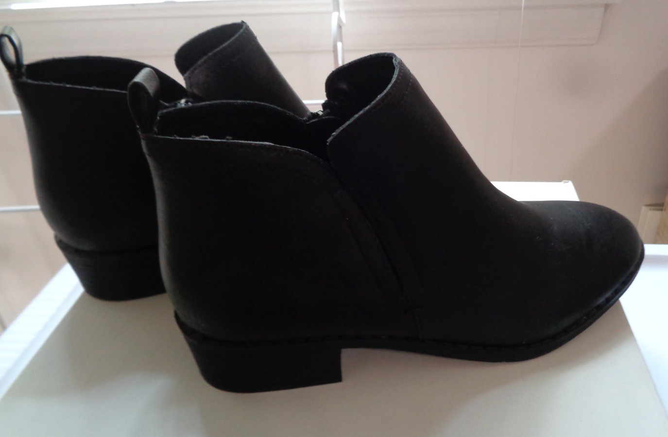 Sun + Stone Cadeep Women’s Faux Leather Zipper Ankle Boots Black Smooth 7W