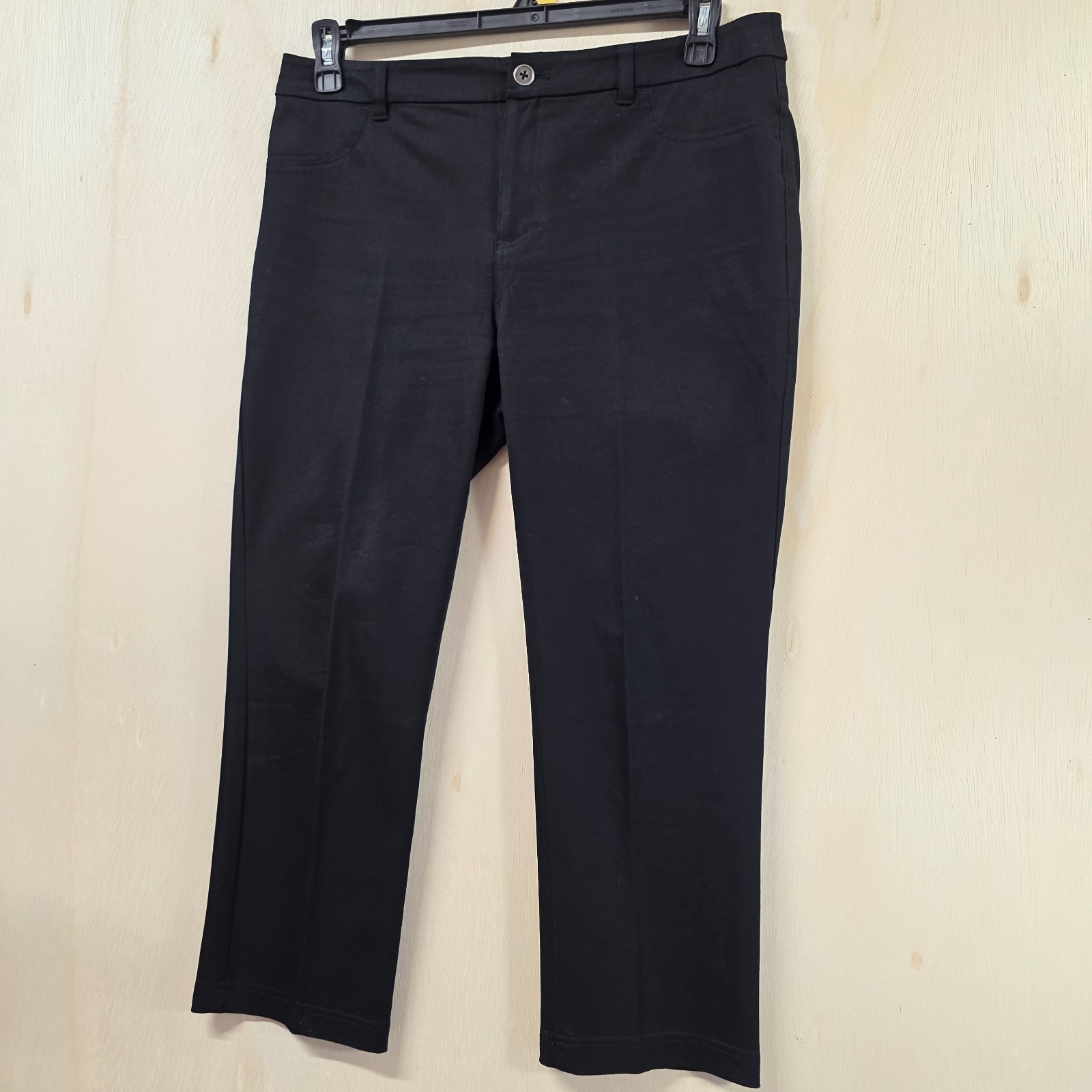 Chico’s Black Stretch Crop Pants Cotton Blend Straight Leg Size 1 US Medium