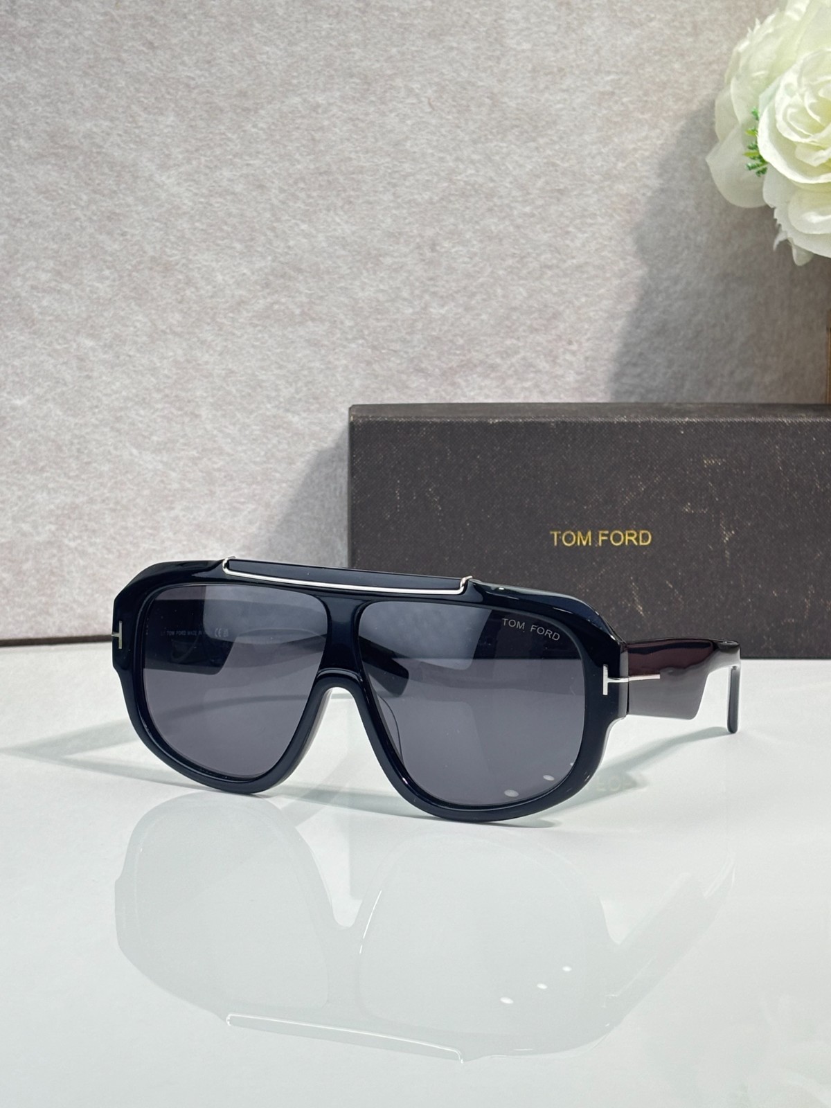 Tom Ford FT1093 Sunglasses Black Frame Black Lenses Made In Italy