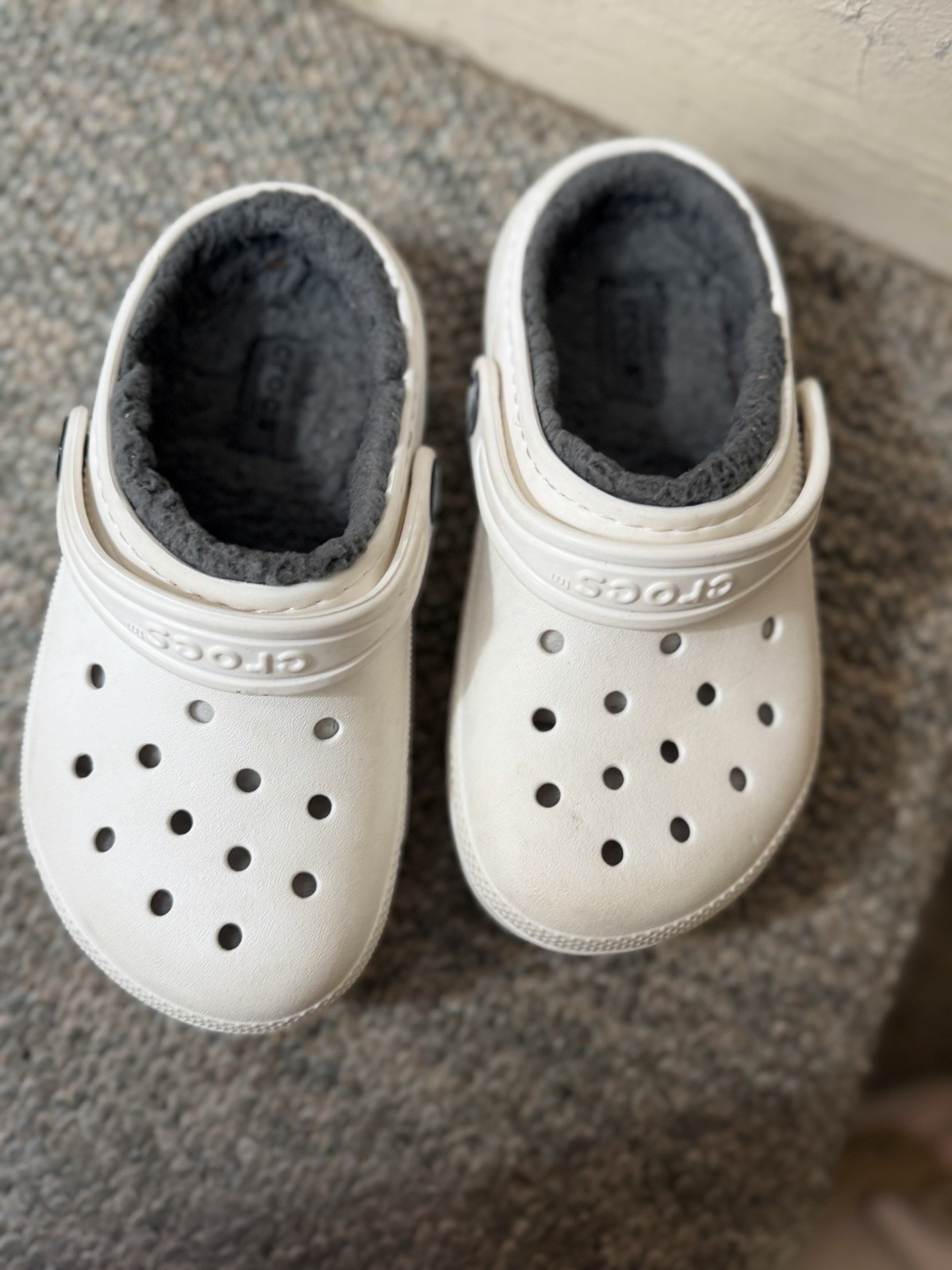 Crocs Classic Lined Clog Kids Size C11 White Fuzzy Fleece Lined Slip-On Shoes