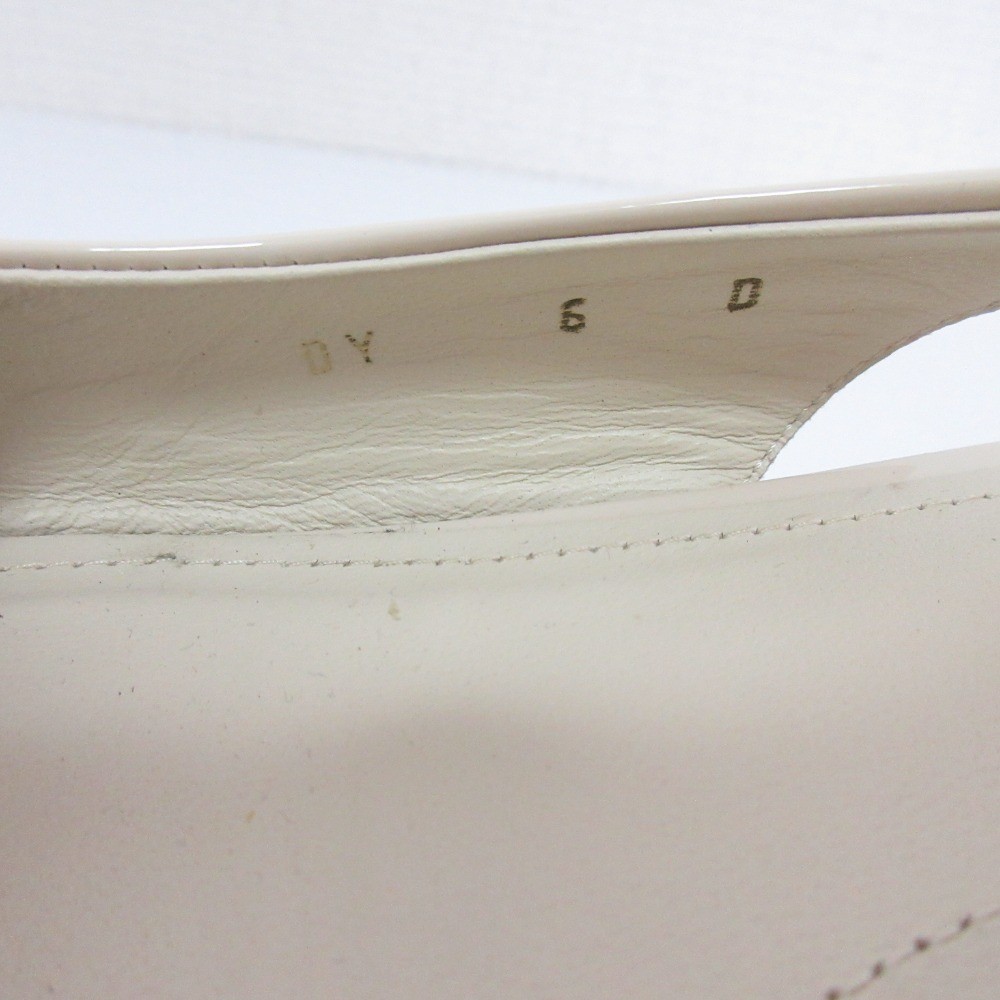 Ferragamo patent leather pumps, size 6 (approx. 9.3 inches), white. Women USED
