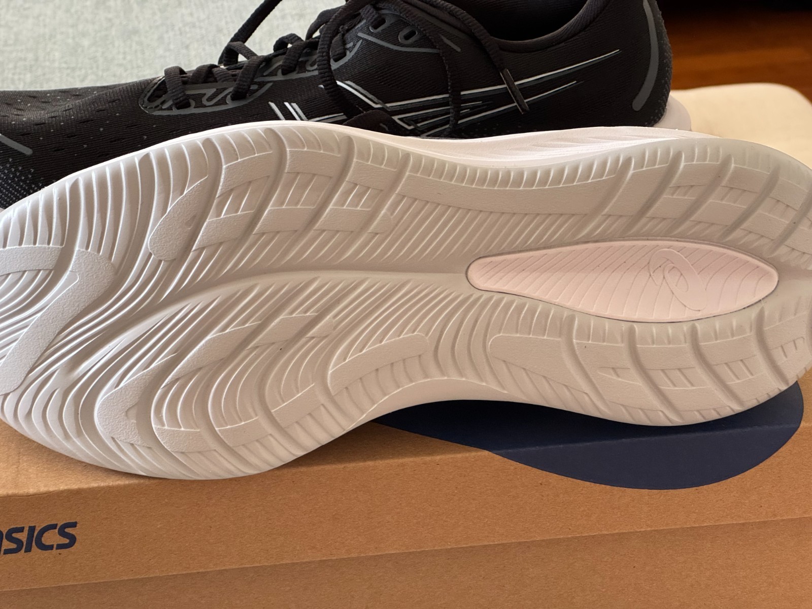 Size 12 – ASICS Gel Cumulus 26 Black Concrete