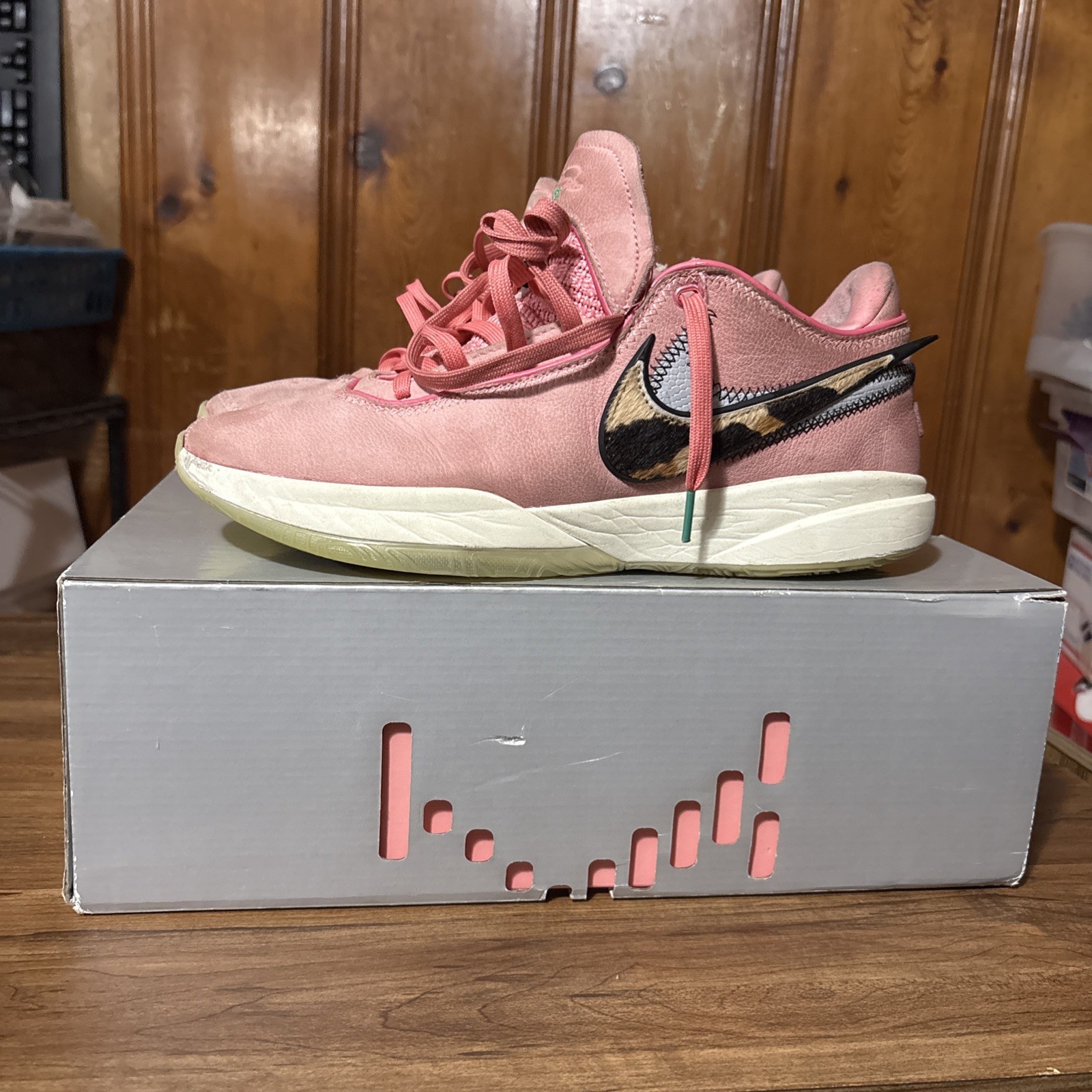 Nike LeBron 20 XX South Beast Pink Diamond Men’s Size 10 W/ BOX EXTRA LACES