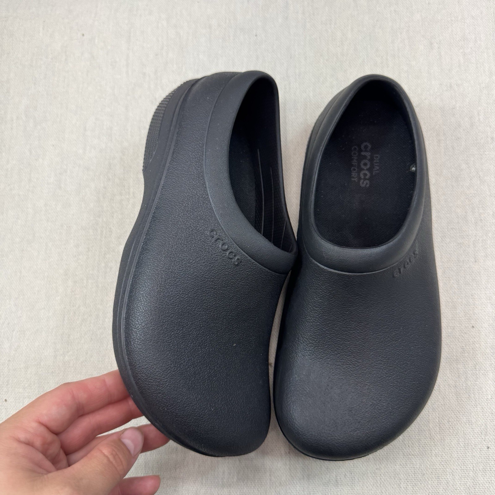 Crocs On The Clock Work Clogs Black Slip Resistant Women’s W6 M4 Comfort Shoes