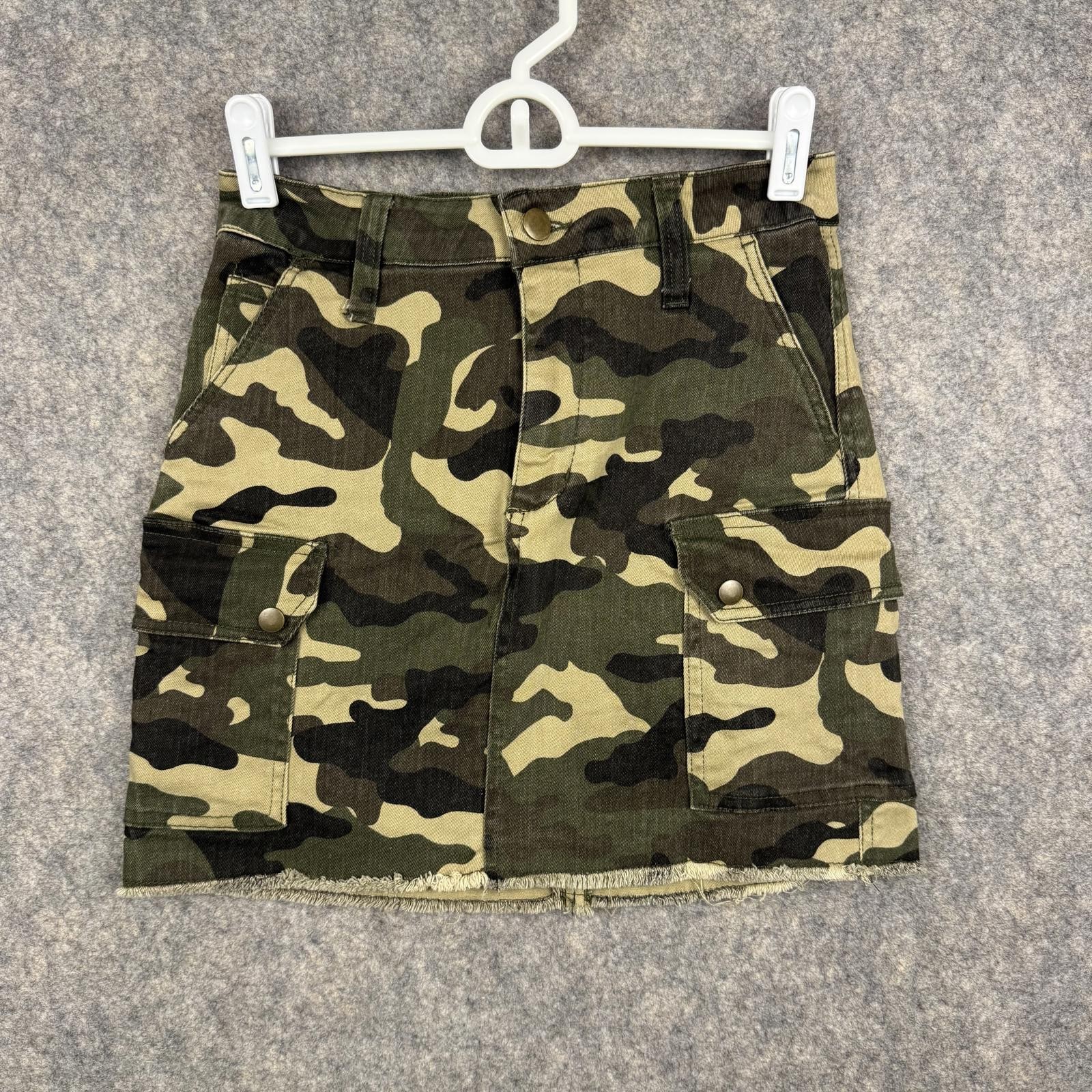 Camo Cargo Raw Edge Hem Mini Skirt Army Green Khaki Black Small Military EUC 142