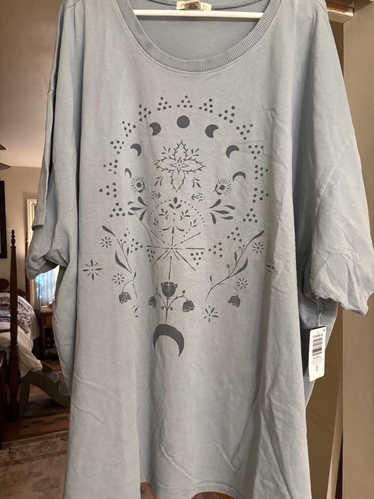 Torrid Festi SS Oversized Tee “Rising Mandala” Green Size 4X or 26 NWT